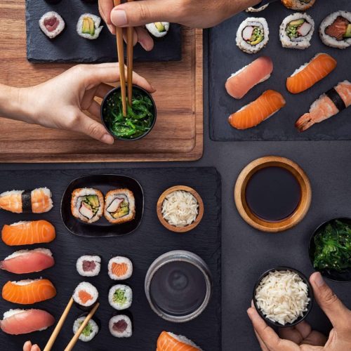 sharing-eating-sushi-food (1)